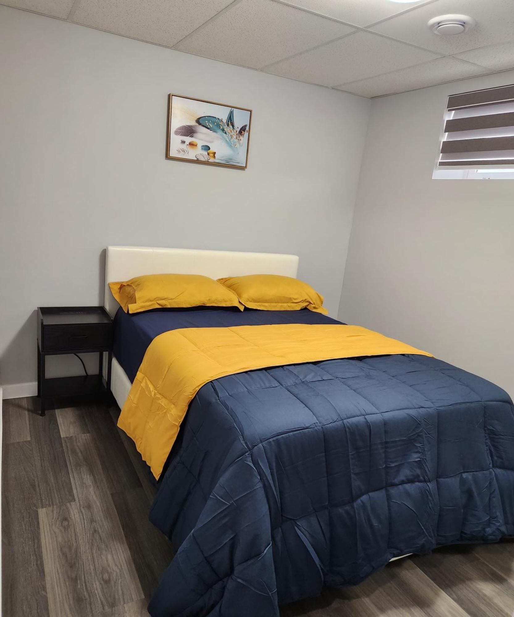 Entire Basement Suite With Private Entrance Winnipeg Exterior foto
