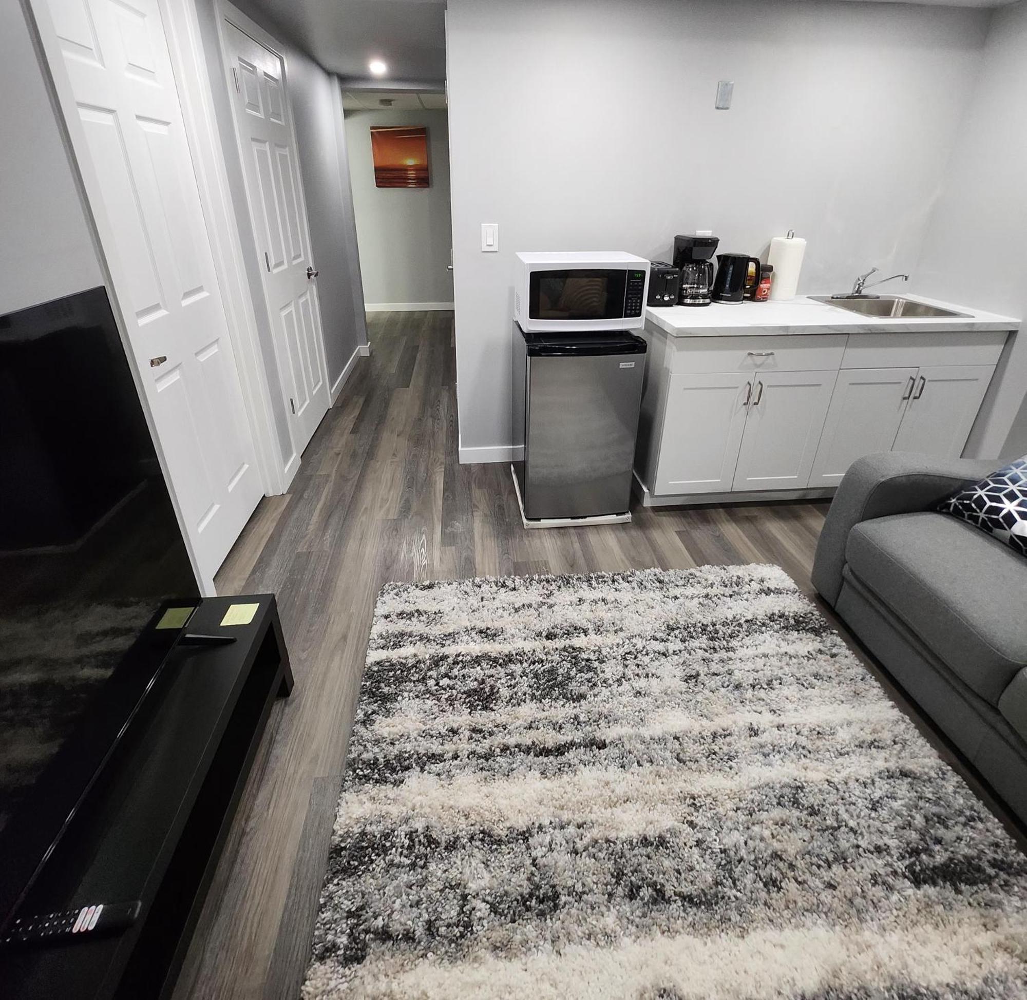 Entire Basement Suite With Private Entrance Winnipeg Exterior foto